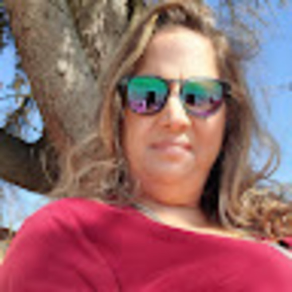 Meet your Posher, Beth - Picture 1 of 1